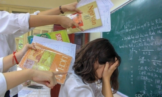  Cứ 55 phút lại có một trẻ em tự tử vì áp lực học tập