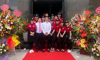 Công Phượng, Bùi Tiến Dũng cùng loạt cầu thủ đi… bán quần áo, mở tiệm net