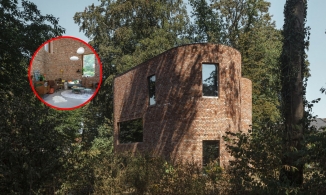 Ngôi nhà bên ngoài gạch mộc thô sơ, bên trong nội thất đoàng hoàng khó tin