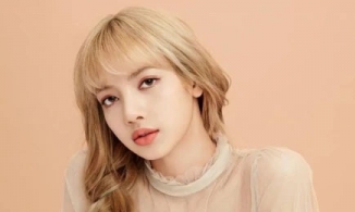 Lisa BLACKPINK đăng ảnh cứ như đang an ủi 'fan cứng' Thiều Bảo Trâm