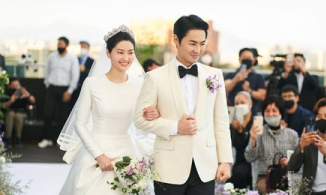 Nhan sắc xinh đẹp như minh tinh của bà xã Jun Jin (Shinhwa)