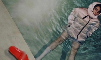 Sơn Tùng M-TP đổi tư thế giữa hồ, fan đoán ngay được ý đồ comeback