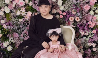 Đỗ Mạnh Cường tổ chức sinh nhật cho con gái nuôi, chỉ mua hoa tươi thôi đã 'sương sương' nửa tỷ