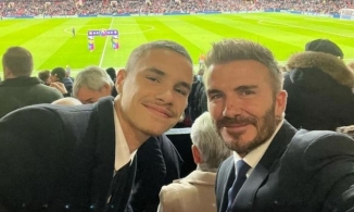 David Beckham 46 tuổi vẫn sở hữu visual bừng sáng, giật hết spotlight của quý tử Romeo