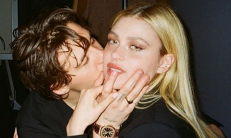 Chưa về làm dâu, Nicola Peltz đã kế thừa gu thời trang tối giản của mẹ chồng Victoria Beckham