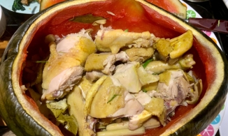 Gà nướng dưa hấu? Nghe lạ lùng mà ngon không tưởng!