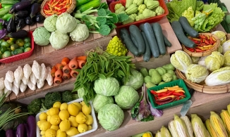 Những sạp rau củ đậm chất Việt và câu chuyện tan chảy bất ngờ phía sau