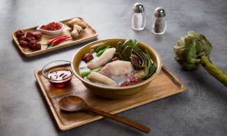 Cách nấu canh hoa atiso hầm giò heo Đà Lạt để đổi bữa cho cả nhà