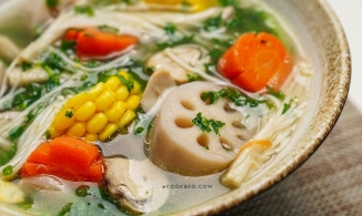 Cách nấu gà hầm củ sen bằng nồi cơm điện cực đơn giản lại ngon miệng