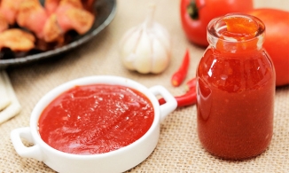 Cách làm tương ớt cay, thơm, sánh mịn, chấm ngon mà ăn bún phở cũng ngon