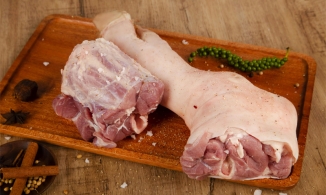 Cách rút xương chân giò nhanh gọn như đầu bếp chuyên nghiệp