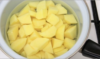 Mẹo luộc khoai tây được nhanh chín, giúp người nội trợ tiết kiệm thời gian nấu nướng  