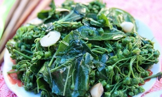 Lá ngón xào tỏi - đặc sản thử thách mà lạ miệng của ở Lai Châu