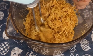 Mẹ đảm Hà Nội hướng dẫn cách làm chà bông bằng máy đánh trứng nhanh, ngon, dễ