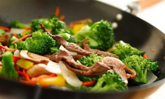 Dù có bận đến đâu, bạn vẫn phải chần sơ 5 loại rau này trước khi xào rau