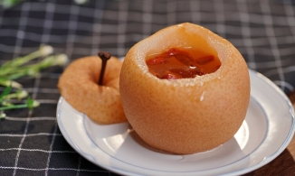 Cách làm lê hấp táo đỏ mật ong vừa ngon ngọt vừa trị ho hiệu quả