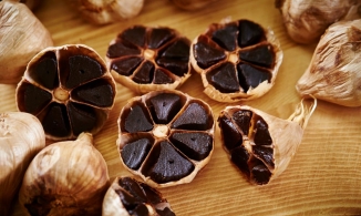 Cách làm tỏi đen bằng nồi cơm điện: chế biến 'thần dược' chưa bao giờ dễ dàng và tiện lợi hơn thế