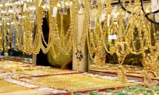 Giá vàng hôm nay 28/12: Vàng trong nước giảm nhẹ, vàng thế giới giao dịch ổn định trên mức 1.800 USD