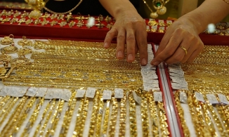 Giá vàng hôm nay 21.3: Giá vàng SJC đứng quanh ngưỡng 69 triệu đồng/lượng, vàng thế giới giảm