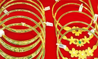 Giá vàng hôm nay 3/7 Vàng trong nước đi ngược chiều vàng thế giới