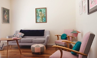 Ngôi nhà màu hồng mang phong cách cổ điển của nữ thiết kế thời trang