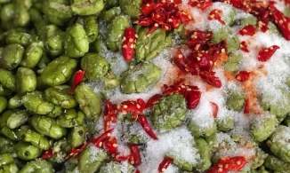 3 món ăn vặt dễ gây nghiện từ trái cà na độc đáo của miền Tây