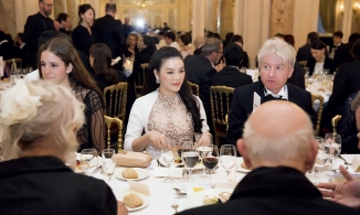 Những điều bạn cần biết để luôn thanh lịch khi đi dự tiệc