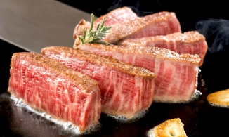 Tại sao thịt bò Wagyu lại đắt đỏ, giá lên đến hàng triệu một cân?