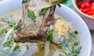 Ấm lòng ngày mưa với món bánh canh bột xắt thịt vịt đặc biệt của miền Tây