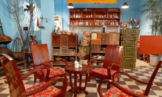 Quán cà phê đầy ắp kỉ niệm thời 'ngày xưa ơi' của độ tuổi 8X, 9X ở Hà Nội