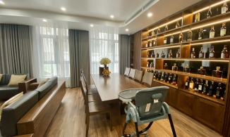 Ngôi nhà 6,5 tầng hiện đại, riêng nội thất gỗ đã lên tới 1,8 tỷ ở Hà Nội