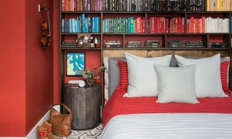 Màu đỏ, bí quyết để mang đến phòng ngủ sự quyến rũ, tươi trẻ