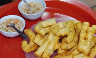 Quẩy nóng, món quà vặt bình dân của mùa Đông của Hà Nội