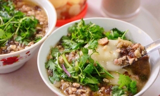 6 hàng bánh đúc nóng ăn thử là nghiện của Hà Nội