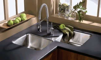 Bồn rửa góc: Giải pháp đẹp mắt giúp tối ưu hóa không gian phòng bếp nhỏ