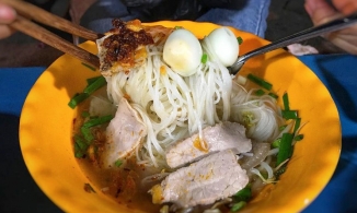 Đêm Sài Gòn mà không ăn hủ tiếu gõ thì coi như chưa đến Sài Gòn 