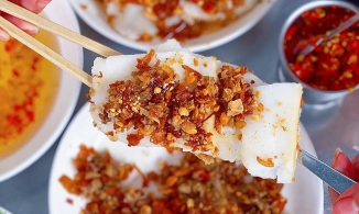 Xe bánh bột khoai môn 50 năm tuổi, mỗi ngày chỉ bán 3 tiếng ở quận 11