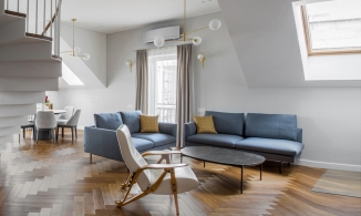 Căn hộ thông tầng nhiều đồ vẫn cực gọn vì mọi thứ đều được giấu trong tường