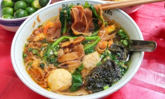 Ăn sập đất Cảng với 5 quán bánh đa cua chỉ 'thổ địa' Hải Phòng mới biết