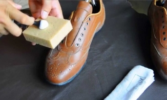 Cách vệ sinh giày da bị mốc trong mùa nồm ẩm nhanh và hiệu quả cao