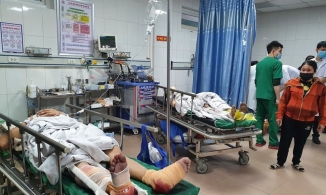 Nghệ An: Rơi thang tời tại công trình xây dựng, 11 người thương vong