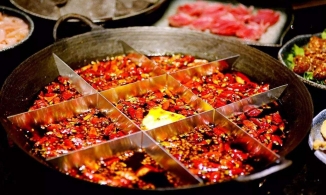 Cách xử lý chuẩn mà thanh lịch cho hội không ăn được cay khi đi đông người