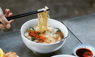 Tiệm mì Thiệu Ký hơn 70 năm ở Sài Gòn nổi tiếng với sợi mì gia truyền làm từ nước tro tàu