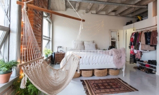 Bức tường gạch thô mộc, điểm nhấn đẹp và an yên cho phòng ngủ