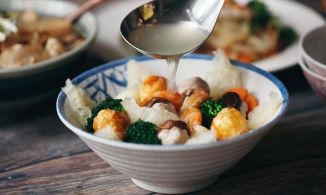 Cách nấu canh bóng thập cẩm truyền thống cho mâm cỗ Tết cổ truyền