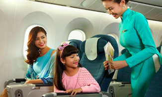 Cho con đi máy bay cha mẹ cần chuẩn bị những gì?