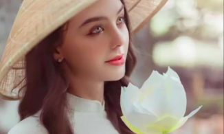 Bùi Tiến Dũng khoe ảnh bạn gái Tây xinh xắn trong tà áo dài Việt Nam