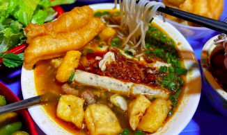 4 quán bún riêu ngon ở Hà Nội để giải ngấy sau những ngày cỗ Tết triền miên
