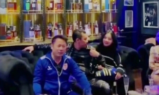 Lộ clip chồng cũ Lệ Quyên có cử chỉ thân mật với người đẹp Cẩm Đan, bàn tay đại gia tiết lộ mối quan hệ 'trên tình bạn' với gái xinh 2k2