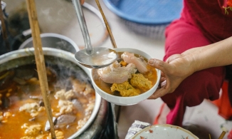 6 quán ăn sáng ngon ở xứ Huế theo lời mách của 'thổ địa'